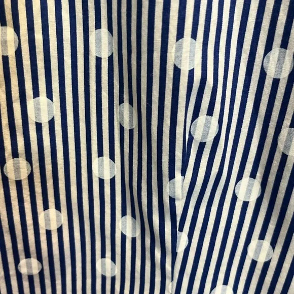 71. WOMENS CHICO’S 2/L DETAIL TOP - Picture 3 of 4